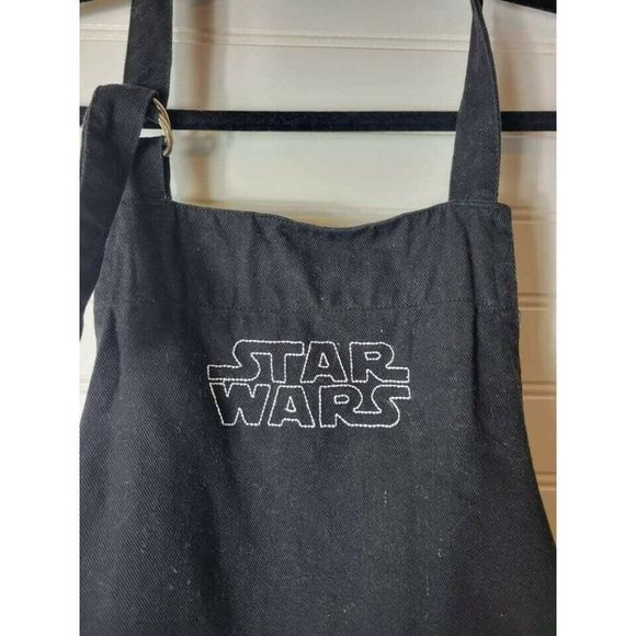William Sonoma Star Wars With Characters Black Apron - Picture 2 of 5